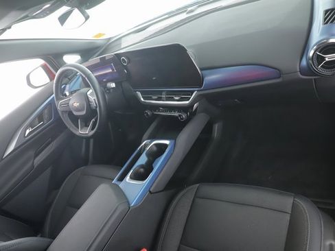 Used 2025 Chevrolet Equinox EV LT w/ Convenience Package image 27