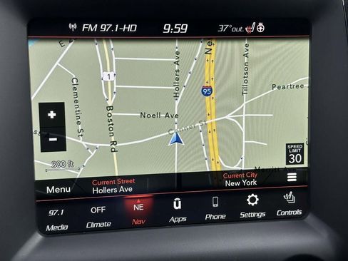 Used 2018 Dodge Durango SRT w/ SRT Interior Appearance Group AWD/4WD image 25