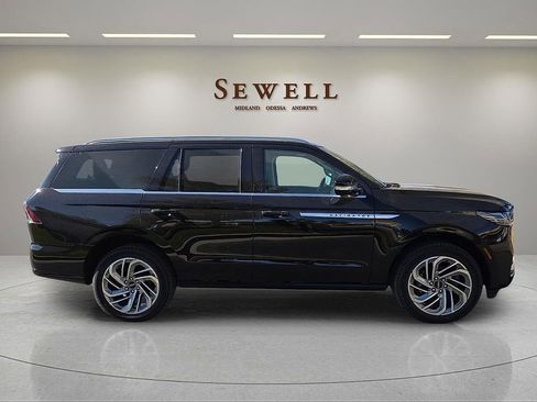New 2025 Lincoln Navigator Reserve AWD/4WD image 5