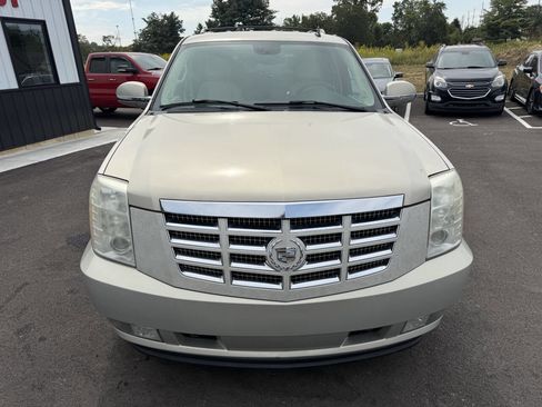 Used 2008 Cadillac Escalade AWD image 3