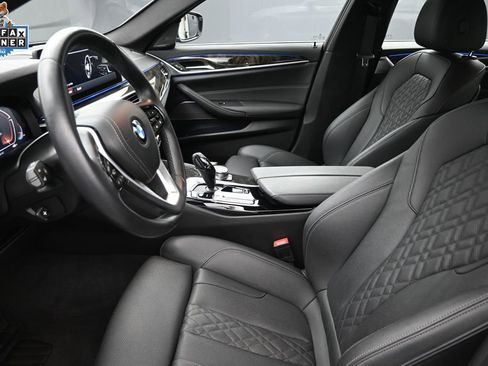 Used 2023 BMW 540i w/ Premium Package RWD image 12