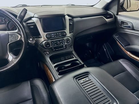 Used 2019 Chevrolet Suburban Premier RWD image 20