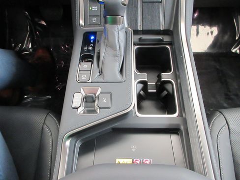Used 2025 Lexus GX 550 w/ Cold Area Package AWD/4WD image 47