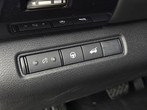 New 2026 Nissan Pathfinder SV FWD image 18