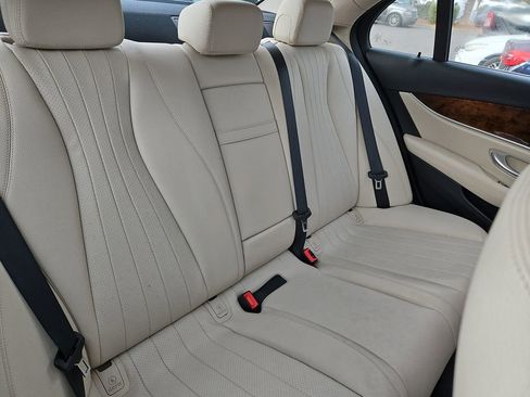 Used 2019 Mercedes-Benz E 300 4MATIC w/ Premium 1 Package image 10
