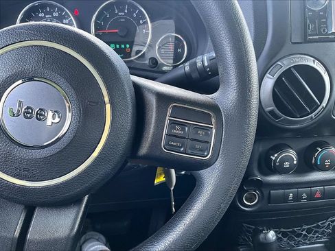 Used 2012 Jeep Wrangler Sport AWD/4WD image 19
