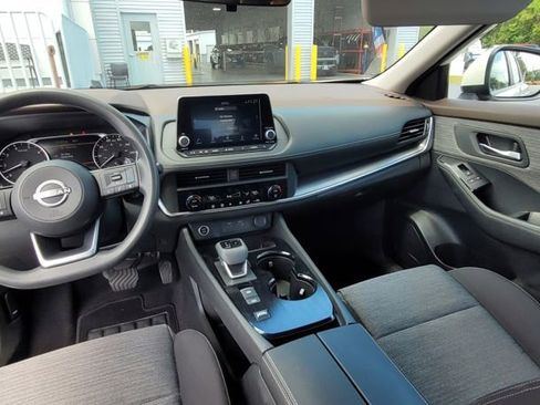 Certified 2023 Nissan Rogue SV FWD image 16
