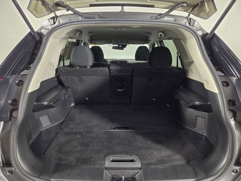 Used 2020 Nissan Rogue S w/ Special Edition Package FWD image 27