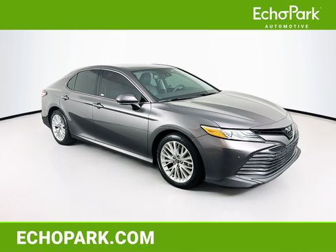 Used 2018 Toyota Camry XLE image 1