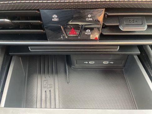 Certified 2025 Volkswagen Atlas Cross Sport SE image 22