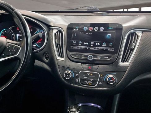 Used 2018 Chevrolet Malibu LT image 7