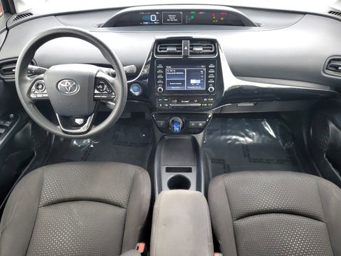 Used 2020 Toyota Prius LE image 15