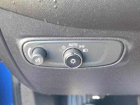 Used 2019 Chevrolet Equinox LT FWD image 25