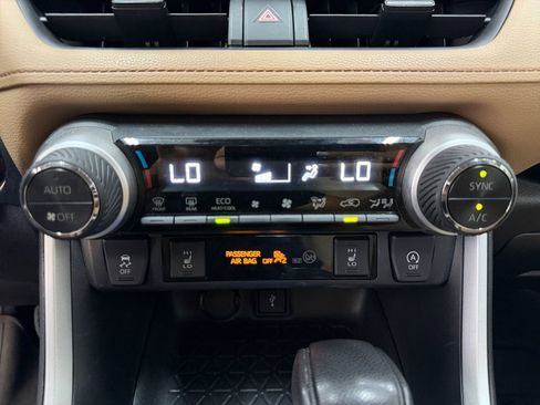 Used 2021 Toyota RAV4 XLE w/ Convenience Package AWD/4WD image 27