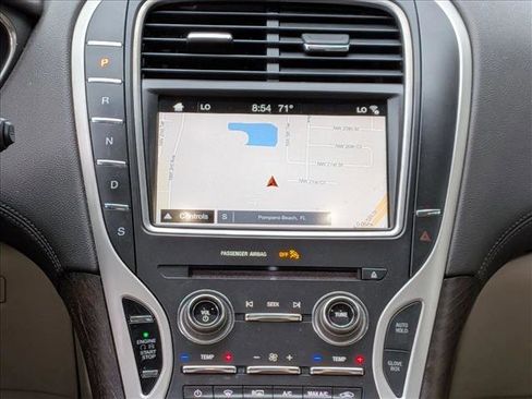 Used 2018 Lincoln MKX Reserve image 10