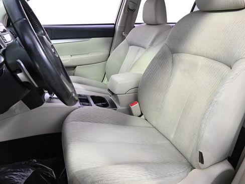 Used 2010 Subaru Outback 2.5i Premium image 13