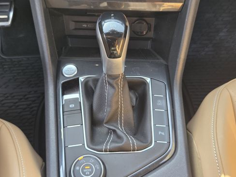 Used 2024 Volkswagen Tiguan SE R-Line image 17