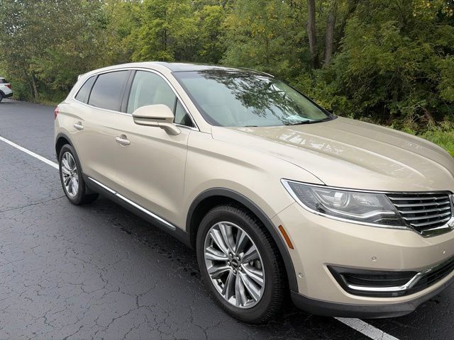 Used 2017 Lincoln MKX Reserve w/ Driver Assistance Package AWD/4WD image 8