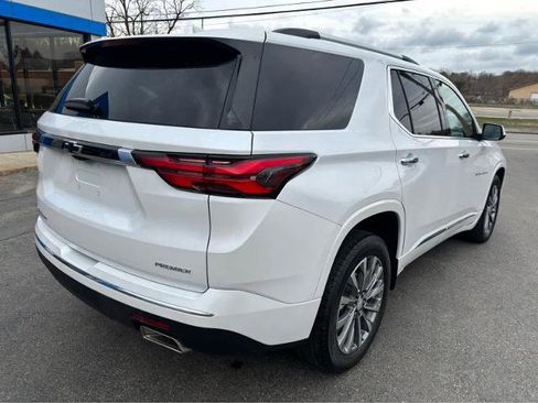 Used 2023 Chevrolet Traverse Premier image 12