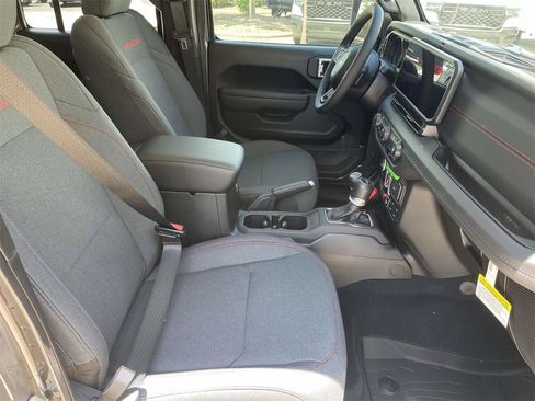 New 2025 Jeep Gladiator Rubicon w/ Convenience Group image 33