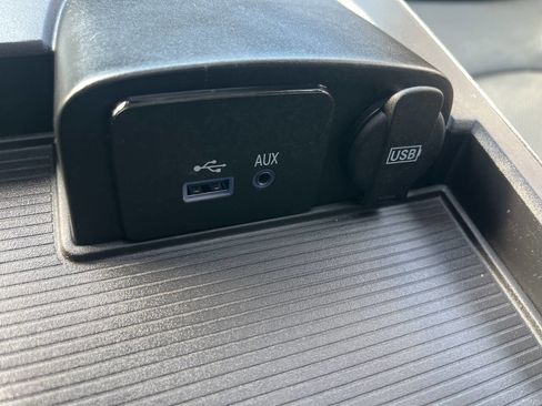 Used 2017 RAM 1500 Laramie w/ Convenience Group image 38