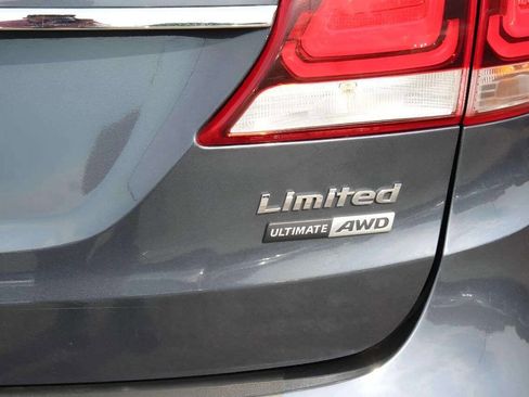 Used 2017 Hyundai Santa Fe Limited image 21