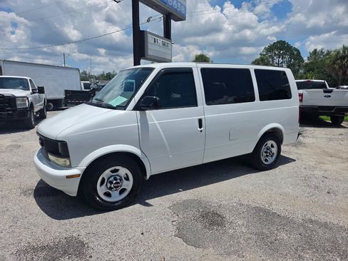 Used 2004 GMC Safari Passenger RWD image 3
