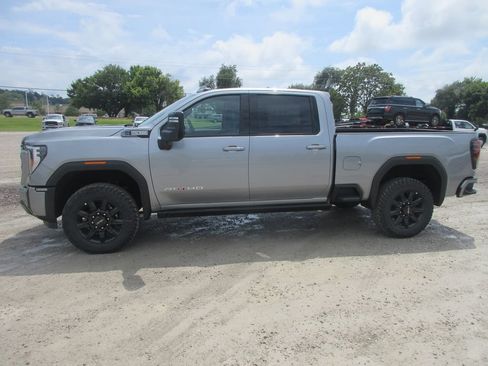 New 2026 GMC Sierra 2500 AT4 w/ AT4 Premium Plus Package AWD/4WD image 10