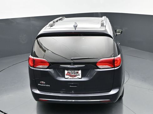 Used 2019 Chrysler Pacifica Touring-L Plus w/ Advanced Safetytec Group FWD image 31