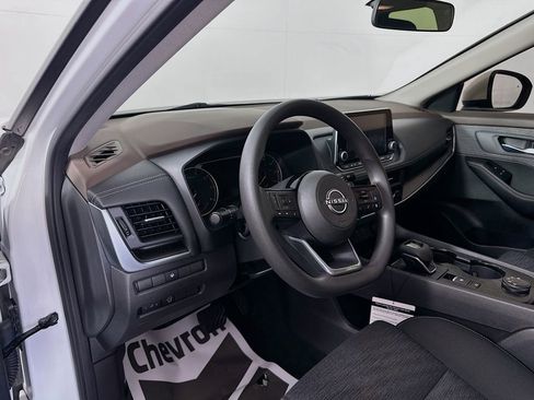 Used 2023 Nissan Rogue SV AWD/4WD image 9
