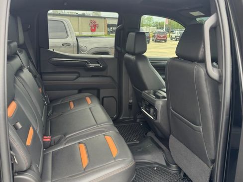 Used 2022 GMC Sierra 1500 AT4 w/ Sierra Safety Plus Package AWD/4WD image 16