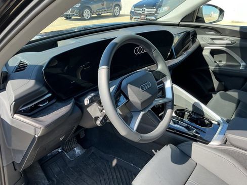 Used 2025 Audi Q5 Prestige image 10
