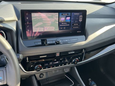 Certified 2025 Nissan Rogue SL w/ Tech Package AWD/4WD image 9