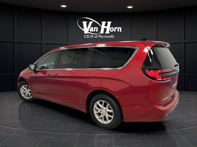 New 2026 Chrysler Pacifica Select FWD image 5