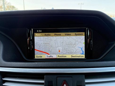 Used 2010 Mercedes-Benz E 350 Sedan image 15