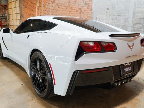 Used 2019 Chevrolet Corvette Stingray Coupe w/ 1LT RWD image 21