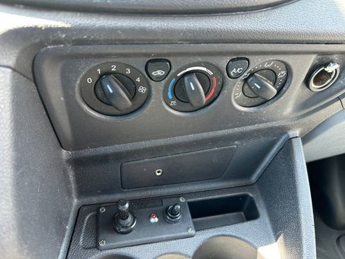 Used 2018 Ford Transit 250 130 Medium Roof RWD image 17