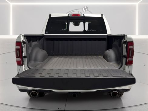 Used 2019 RAM 1500 Laramie AWD/4WD image 11
