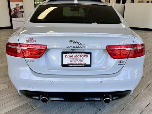 Used 2019 Jaguar XE S image 8