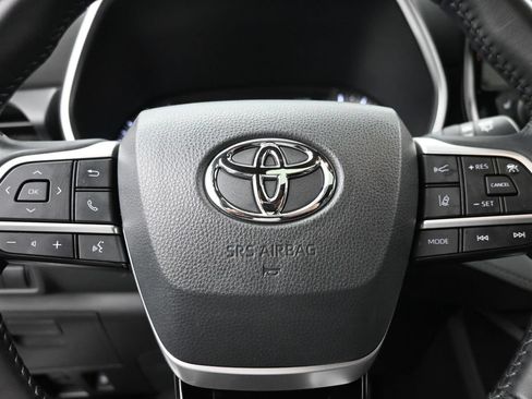 Used 2023 Toyota Highlander XSE AWD/4WD image 19