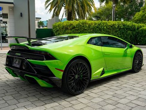 Used 2021 Lamborghini Huracan EVO RWD image 27