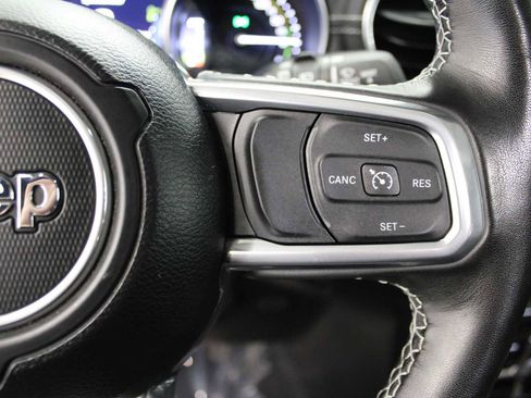 Used 2023 Jeep Wrangler Unlimited Sahara w/ Cold Weather Group AWD/4WD image 21