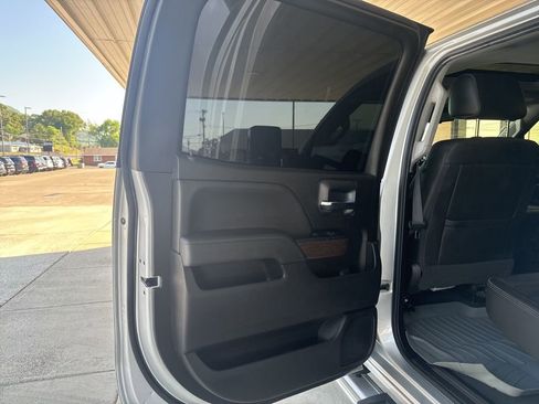 Used 2019 GMC Sierra 2500 Denali w/ Duramax Plus Package AWD/4WD image 20