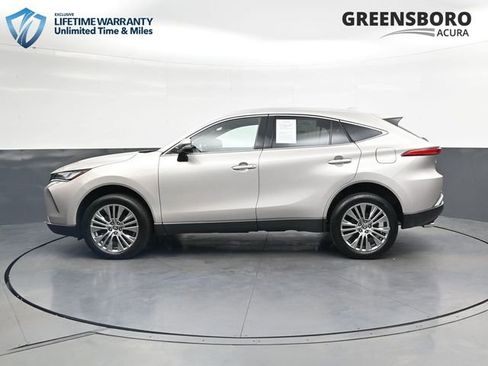 Used 2023 Toyota Venza XLE AWD/4WD image 10