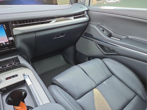 New 2025 Lincoln Navigator L Reserve w/ Jet Appearance Package AWD/4WD image 13