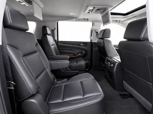 Used 2020 Chevrolet Suburban Premier AWD/4WD image 26