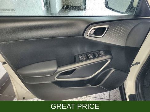 Used 2024 Kia Soul LX w/ Option Group 015 FWD image 13