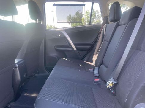 Used 2017 Toyota RAV4 XLE FWD image 11