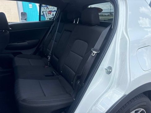Used 2021 Kia Sportage LX AWD/4WD image 11