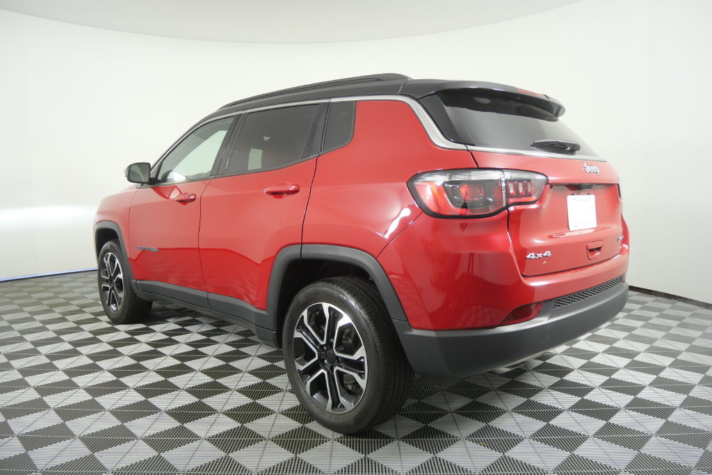 Used 2023 Jeep Compass Limited w/ Sun and Sound Group AWD/4WD image 6